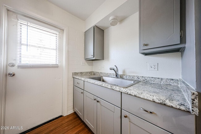 Building Photo - 2226 W Heatherbrae Dr