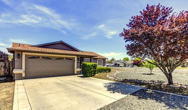 Building Photo - Three Bedroom, Two Bath home with RV Parking!