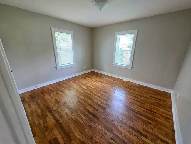Building Photo - Charming 3 Bedroom / 1 Bath House with Ori...