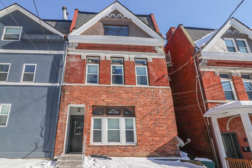 Building Photo - 2228 Kemper Ln