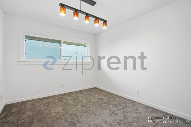 Building Photo - 1200 Opal St