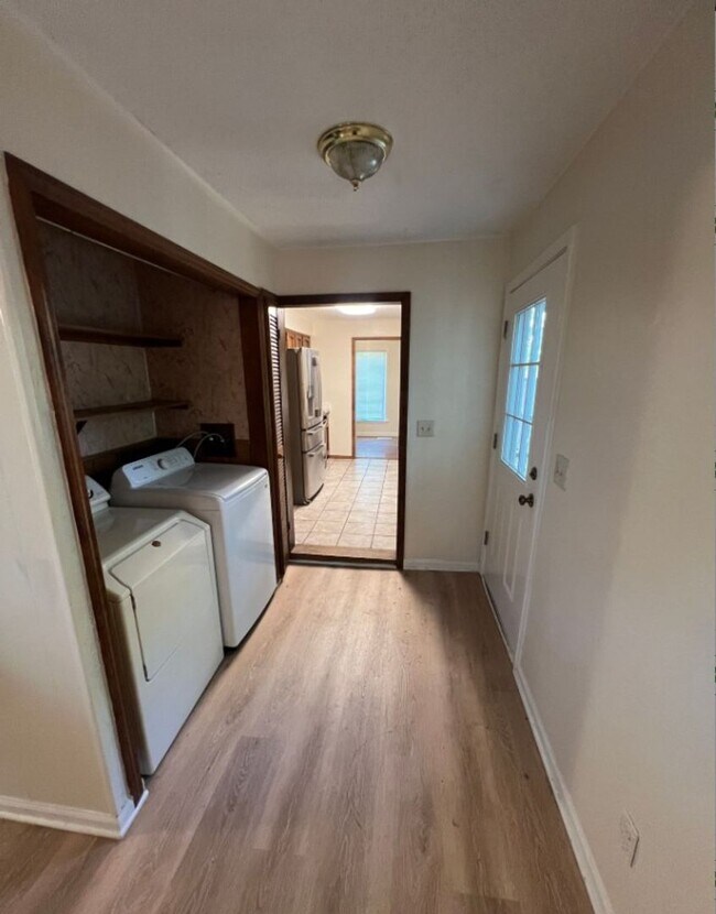 Building Photo - Coming Soon! Spacious 3-Bed, 2-Bath Home i...