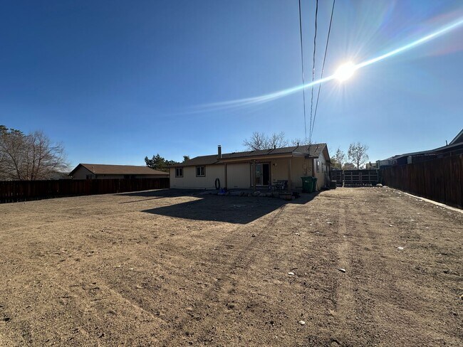 Building Photo - 25 E Janere Ct
