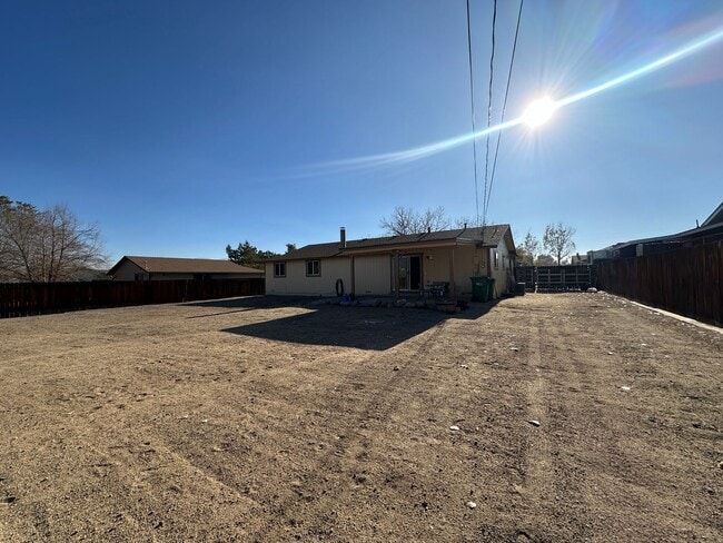 Building Photo - Spacious home with RV parking in Spanish Springs