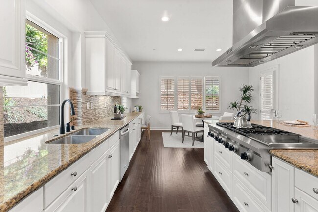 Building Photo - Single-Level 4BD Coastal Home in Prime Encinitas Location