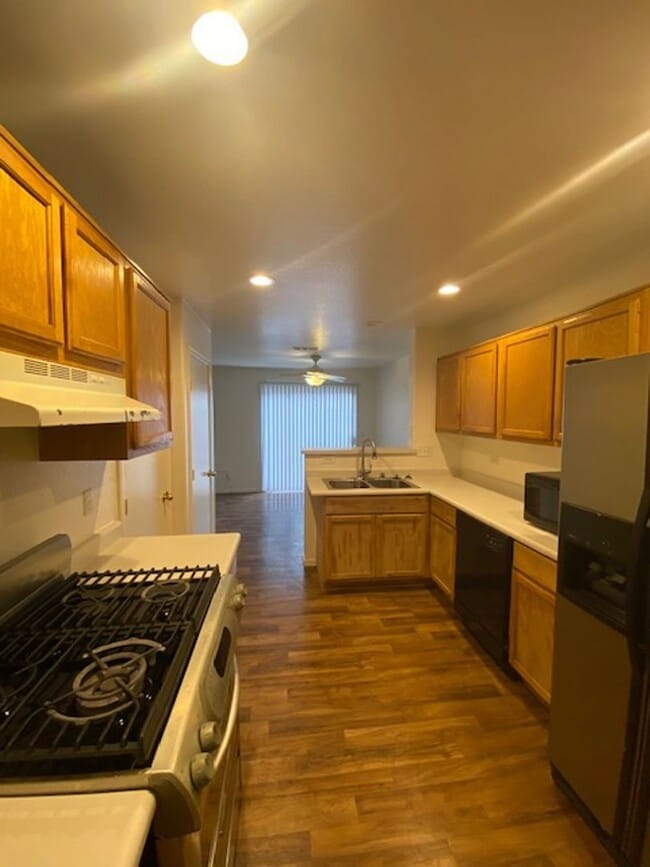 Building Photo - Cozy 3 Bedroom Summerlin Townhome for Rent!