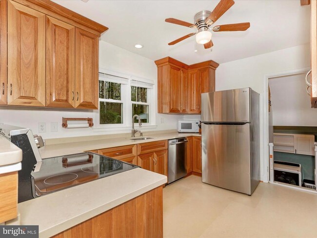 Building Photo - 6510 Panorama Dr