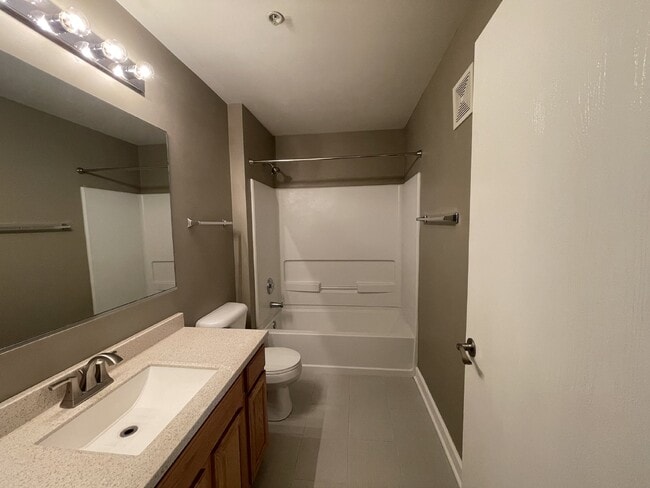 Building Photo - Spotless RANCH 2 Bed, 2 Bath Condo With 1 ...