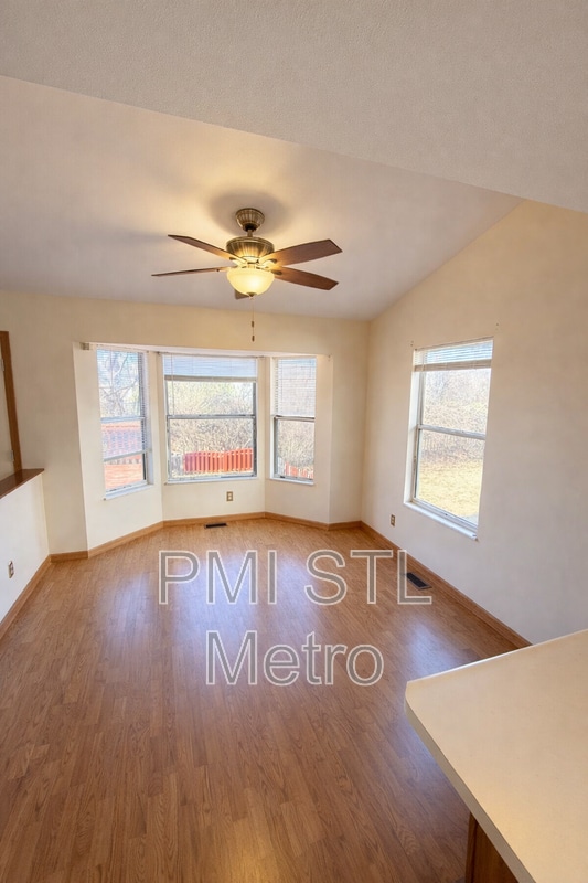 Building Photo - 3865 Kentucky Derby Dr