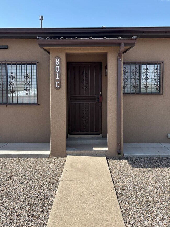 Building Photo - NEWLY REMODELED 1 BED 1 BATH