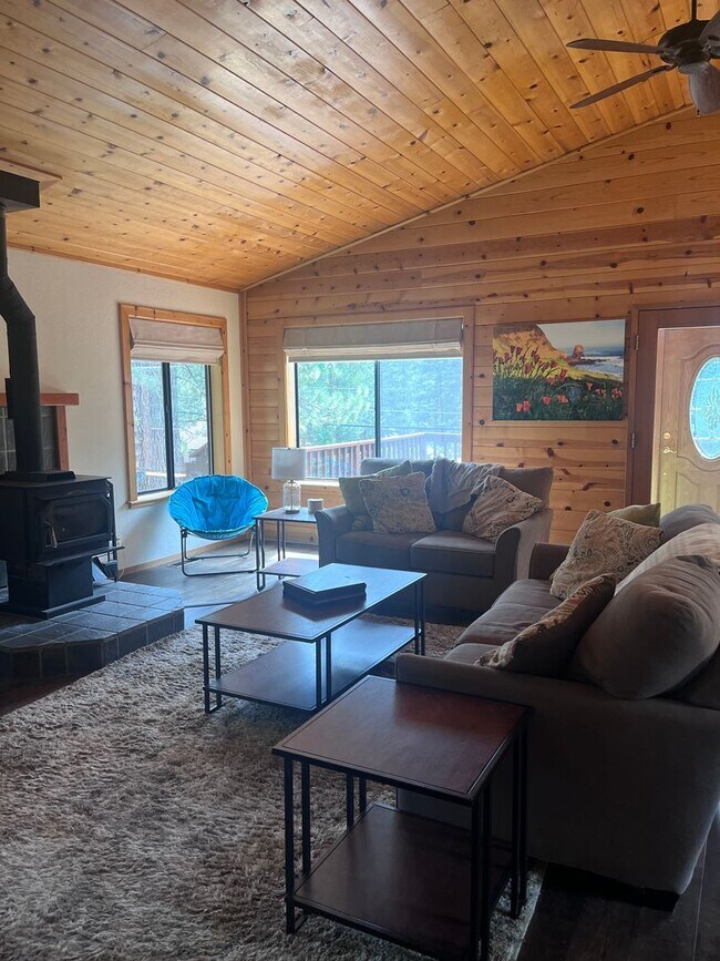 Building Photo - Long Term Lease in Tahoe Donner