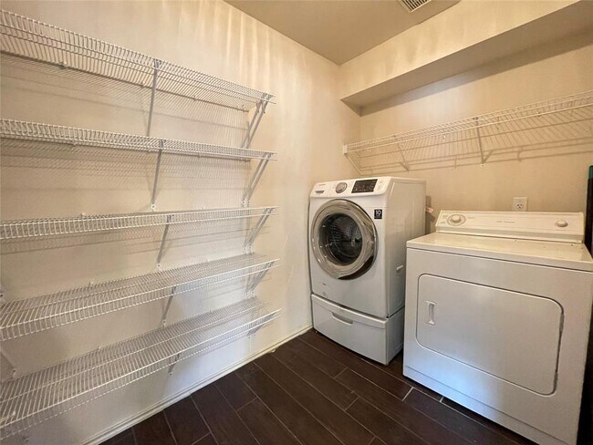 Building Photo - 3264 Arroyo Bluff Ln