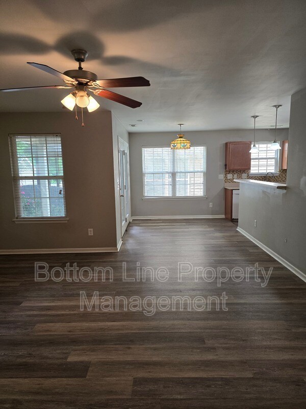 Building Photo - 3850 Fircrest Dr