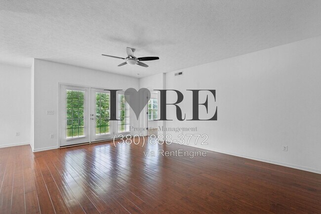 Building Photo - 600 Redwood Ln