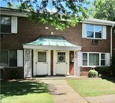 Building Photo - 111 Shadow Ln