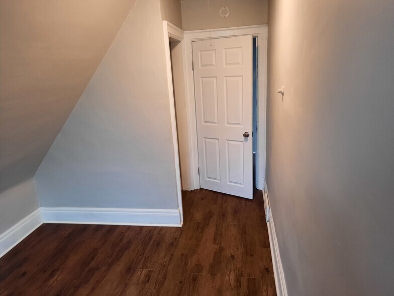 Bedroom 1B - 257 W Utica St