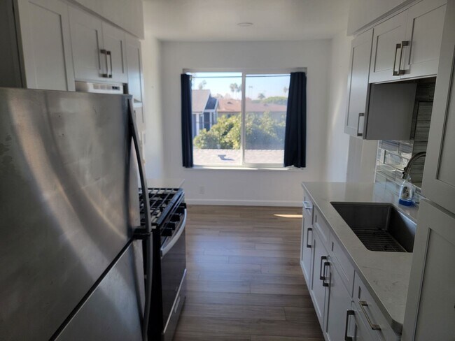 Building Photo - Avenida Aragon