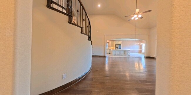Building Photo - Immaculate 4-Bedroom Home with Luxury Upgr...