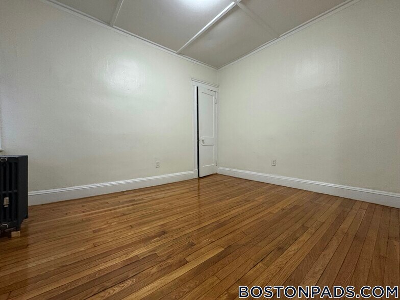 Building Photo - 1175 Boylston St