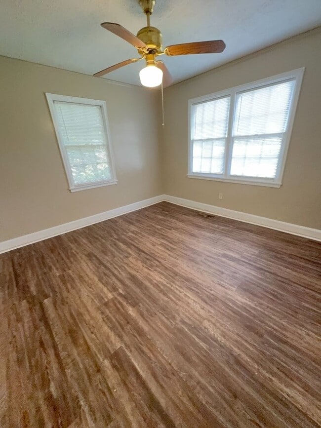Building Photo - 120 Munson Dr