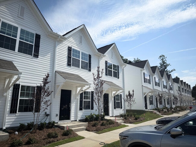 Building Photo - 1850 Autumn Mist Dr