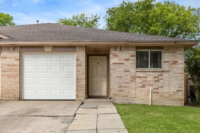 Building Photo - 10032 Ridgecoral Dr