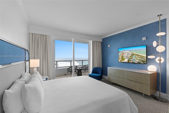Building Photo - 4401 Collins Ave