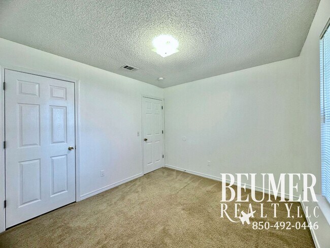 Building Photo - Fantastic Located Home Near NAS for Rent