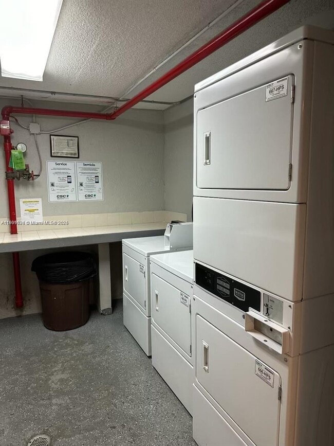 Building Photo - 210 SW 11th St