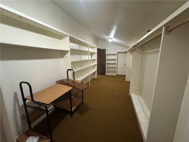 Building Photo - 1505 S Mt Olive St