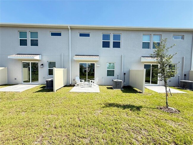Building Photo - 2611 Skyline Lp