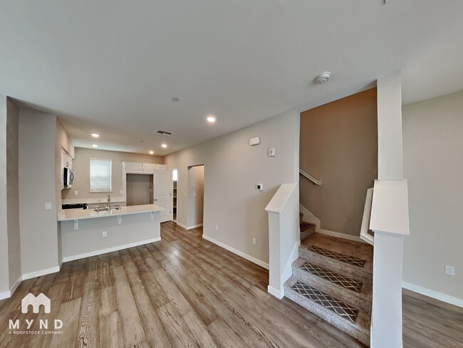 Building Photo - 1502 Cherry Cir