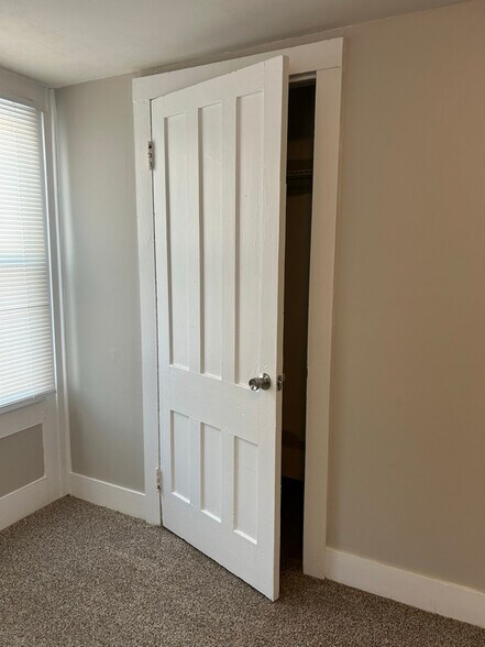 Building Photo - 401 Hannibal St