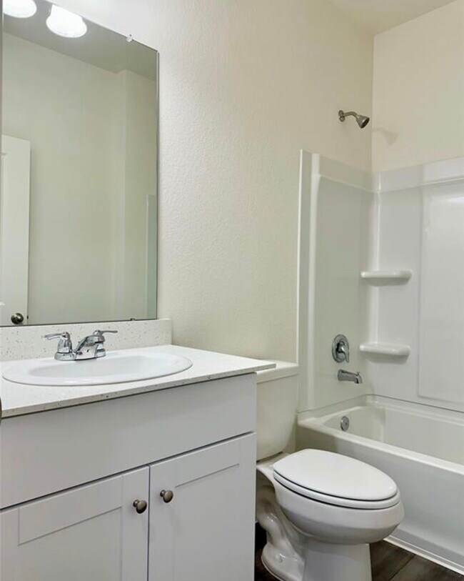 Building Photo - 4017 Silver Linden