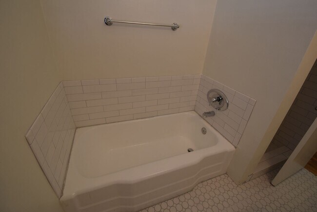 Building Photo - 5220 Radford Ave