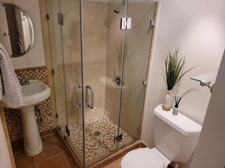 2nd bathroom - 97 E Saint James St