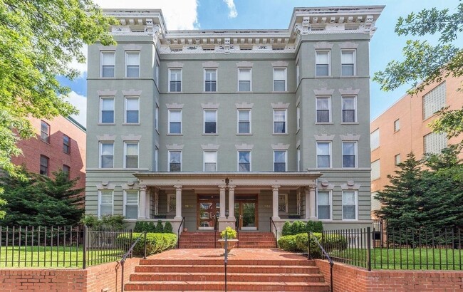 Building Photo - Columbia Heights - The Majestic Large 2 be...