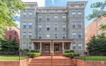 Building Photo - Be Majestic at the Majestic Condominiums! ...