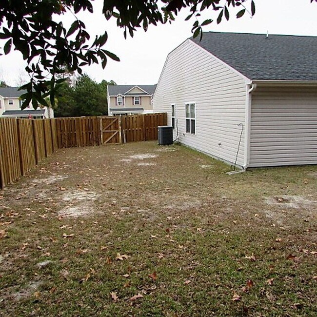 Building Photo - 3 bedroom, 2 bath home for rent in Brookstone in Sunset Harbor in Bolivia