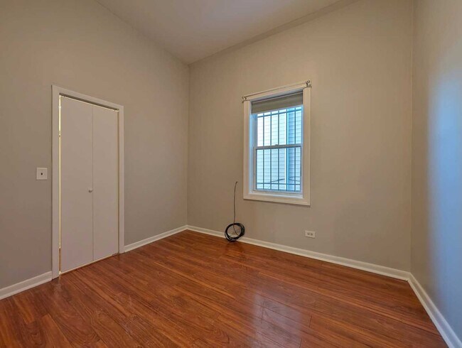 Building Photo - 1825 N Kedzie Ave