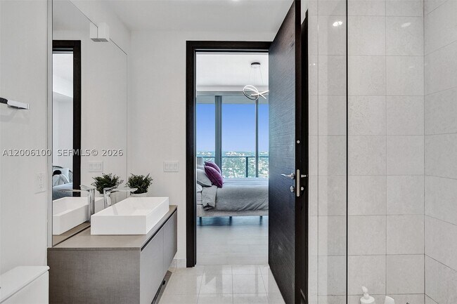 Building Photo - 1000 Brickell Plaza