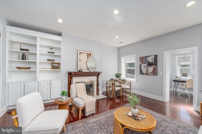 Building Photo - 15 W Biddle St