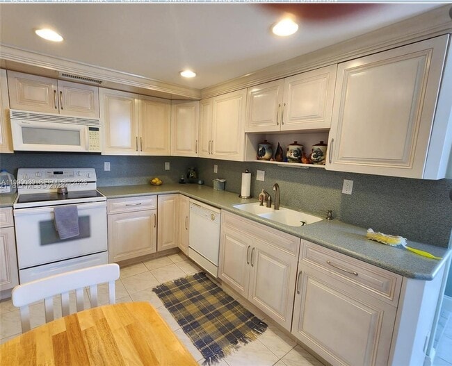 Building Photo - 1600 S Ocean Dr