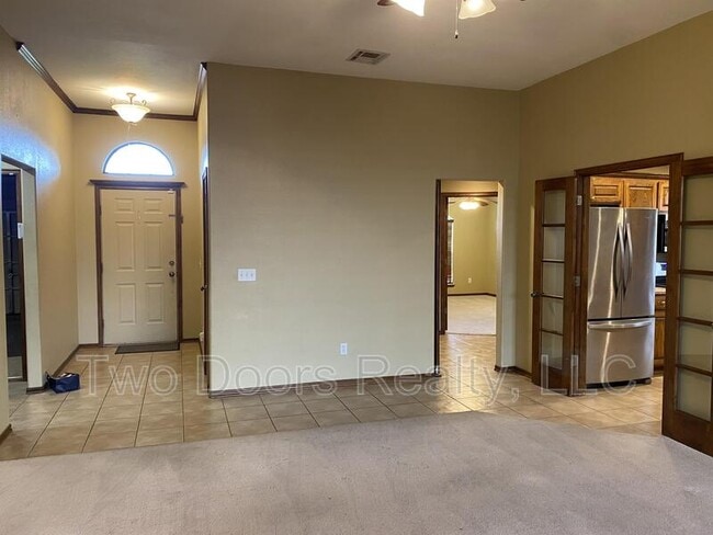 Building Photo - 636 SW 159th St