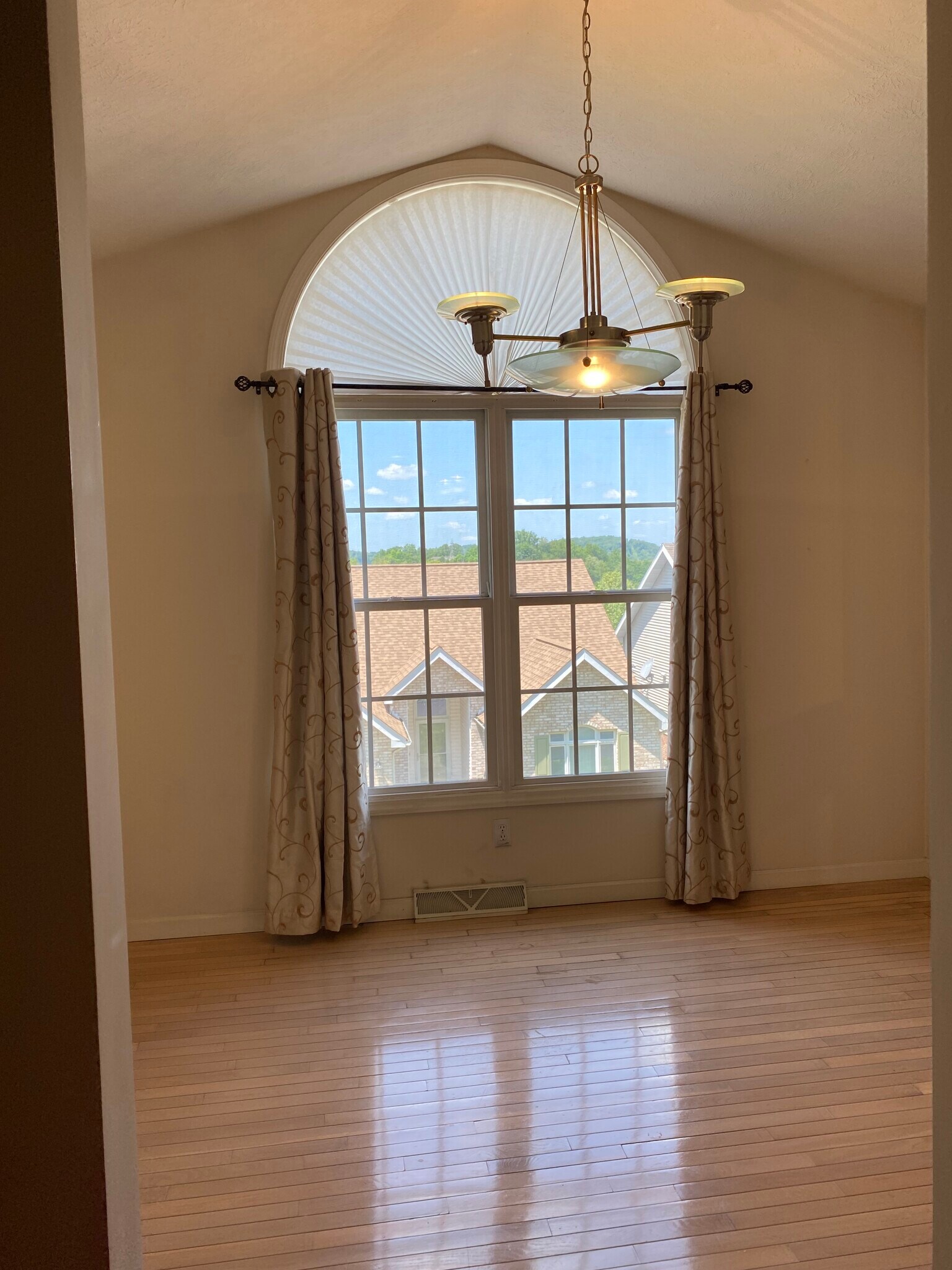 Building Photo - 123 Cobblestone Cir