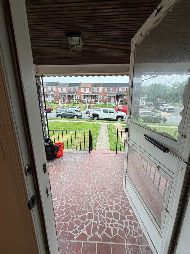 Building Photo - Brand new renovation 2bed 1.5bath
