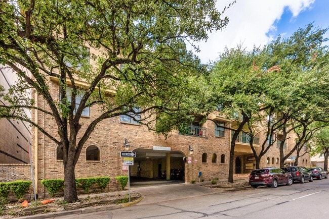 Building Photo - 1908 San Antonio St