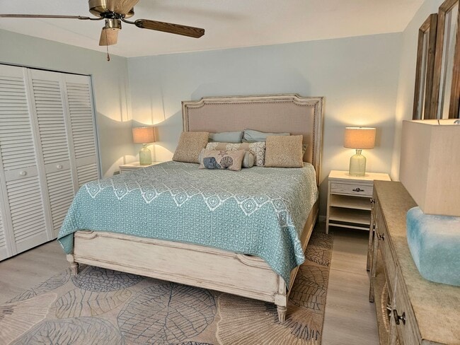 Building Photo - Seasonal Short-Term Townhouse on Venice Island close to Venice Beach!