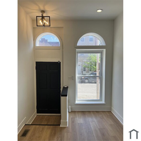 Building Photo - 1706 McCulloh St