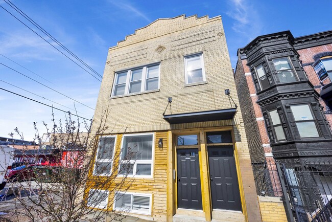 Primary Photo - 2142 S Fairfield Ave